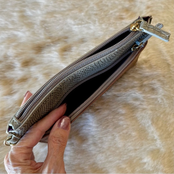 Sondra Roberts Squared 2-tone faux leather wrislet - Picture 4 of 9